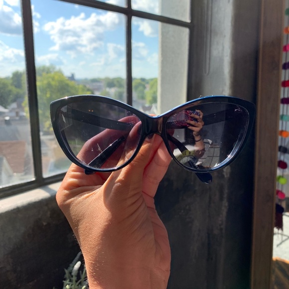 Navy Blue Alexander McQueen Sunglasses - Picture 3 of 4